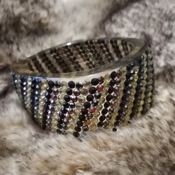 VTG Rhinestone Covered Lucite Bangle Square Bracelet Sparkles Glitter Glam - Picture 2 of 6